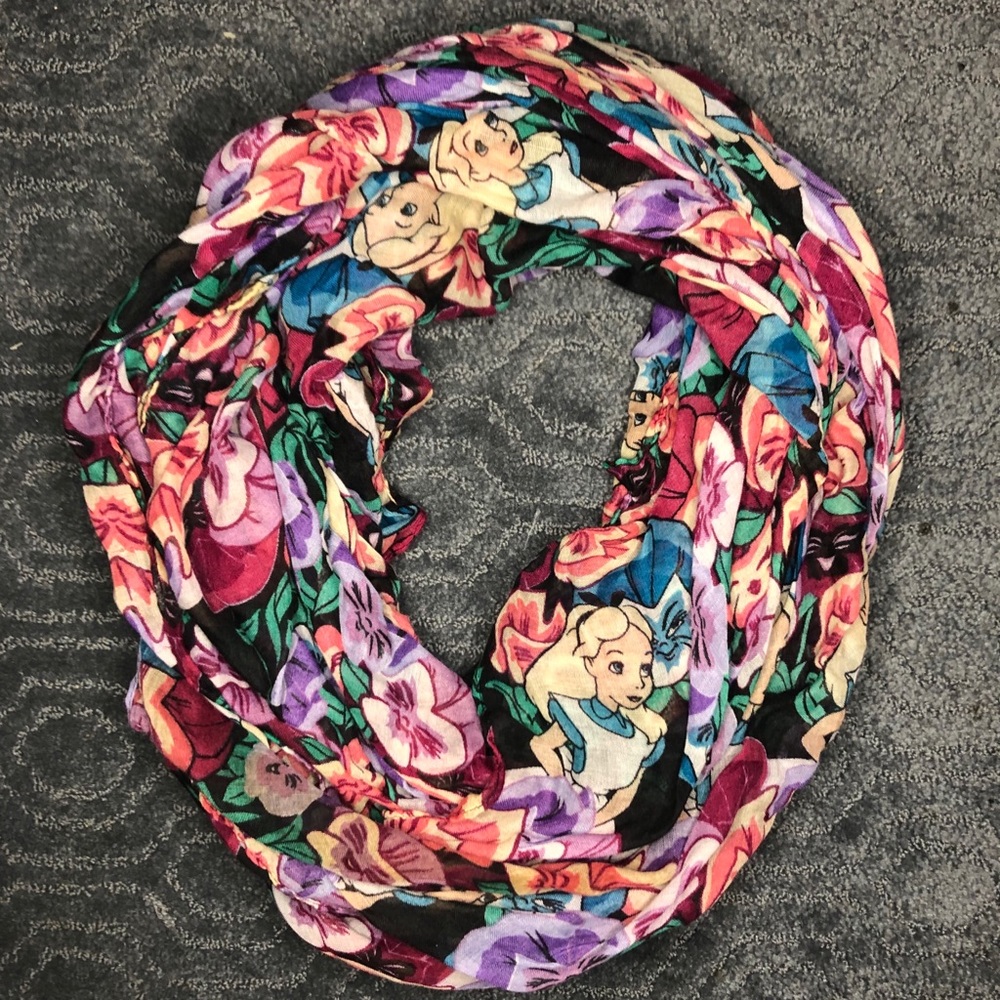 🌸Alice In Wonderland Scarf🌸
